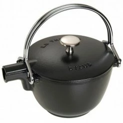 Staub Teekanne Und Wasserkessel Aus Gusseisen In Schwarz