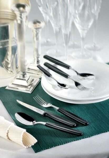 Victorinox SwissClassic Tafelmesser Standard Mit Wellenschliff, 11 Cm, Schwarz, 6-teilig 5 Victorinox SwissClassic Tafelmesser Standard Mit Wellenschliff, 11 Cm, Schwarz, 6-teilig – Bild 3