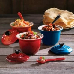 Le Creuset Serviertopf Mini In Kirschrot -KitchenAid Shop Mini Serviertopf Stimmung l