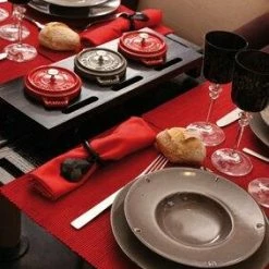 Staub Servierbrett Für 3 Mini Cocottes In Schwarz -KitchenAid Shop Servierbrett mini cc 5